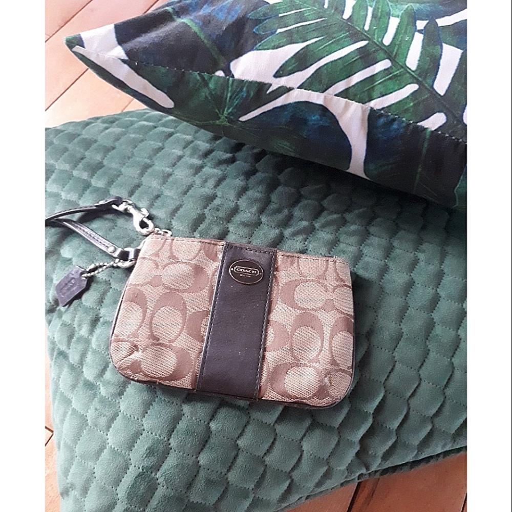 🍂Coach wristlet🍂